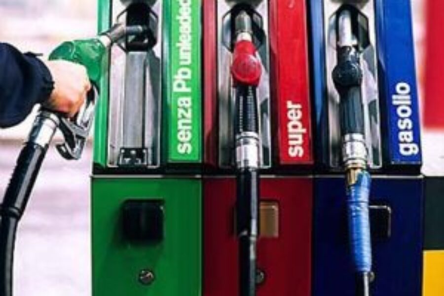 (Italiano) ROMANCIUC arch. Andrea: Progetti di Impianti Carburanti